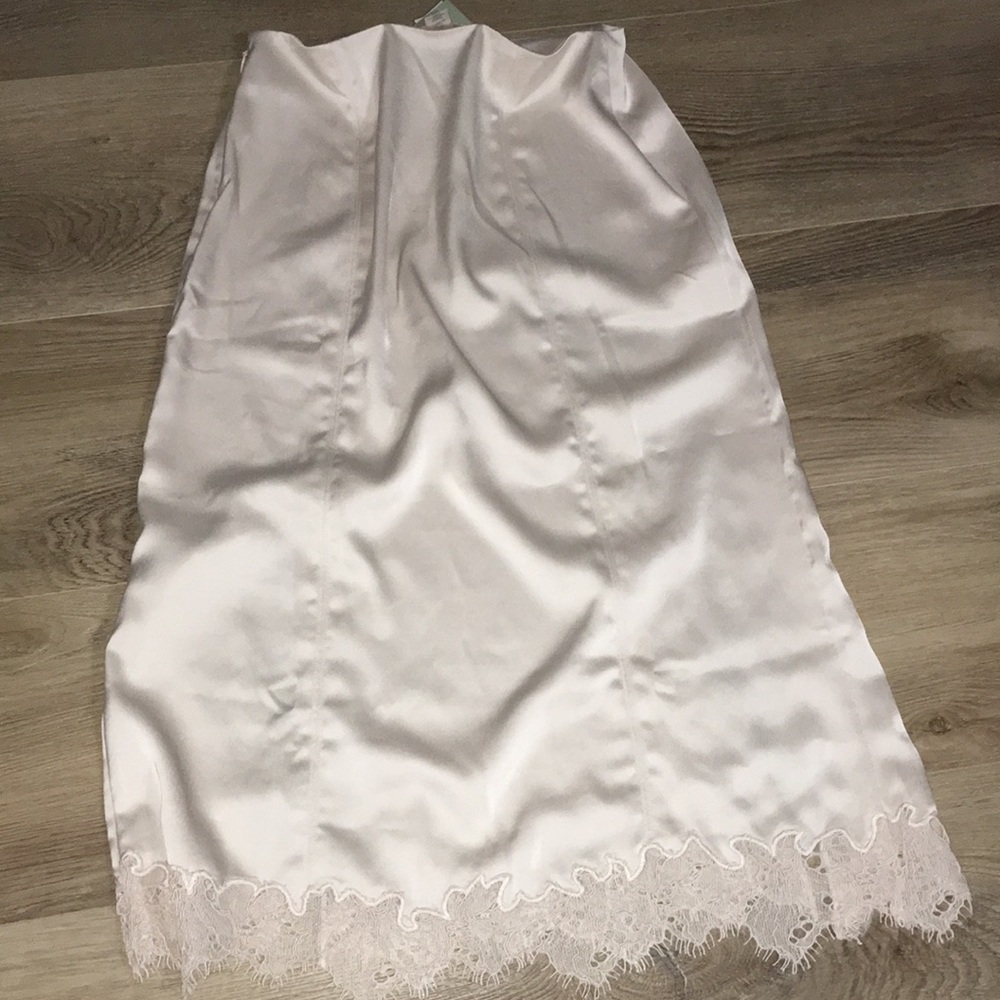 H & M NWT LACE TRIM DOUBLE SLIT SATIN STRETCH PENCIL SKIRT SIZE 4 - Picture 10 of 10